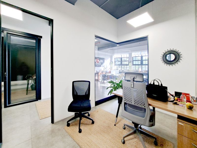 95m2 Second Floor Office/Studio Space at Woodstock Exchange - Photo 2