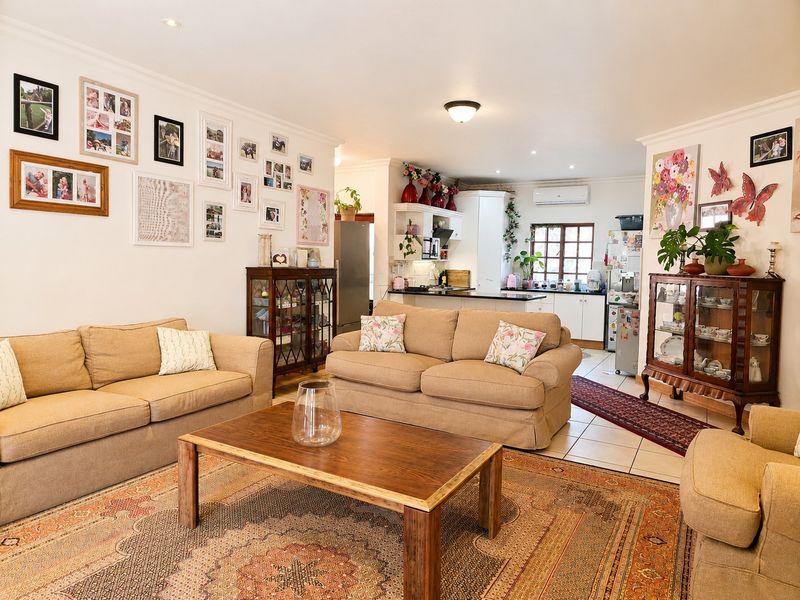 Spacious Ground Floor Apartment Offering an Exceptional Equestrian Estate Lifestyle - Photo 9