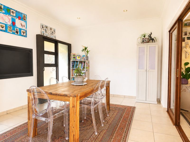 Spacious Ground Floor Apartment Offering an Exceptional Equestrian Estate Lifestyle - Photo 3