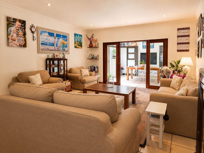 Spacious Ground Floor Apartment Offering an Exceptional Equestrian Estate Lifestyle - Photo 6