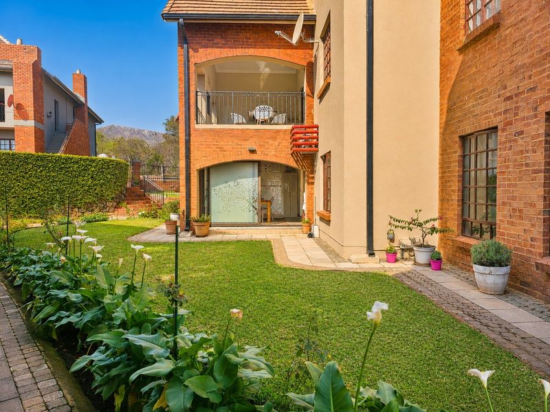 Spacious Ground Floor Apartment Offering an Exceptional Equestrian Estate Lifestyle - Photo 2