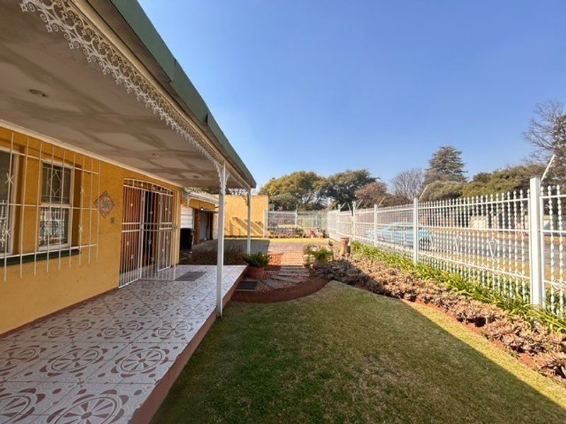 House For Sale in Allen Grove, Kempton Park - Photo 4