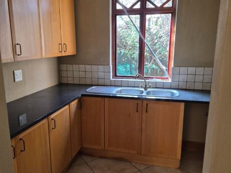 Spacious Entertainers Home, Olivedale, Randburg - Photo 9