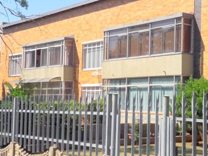 2 Bedroom apartment, renovated - For Sale in Carletonville - Photo 1