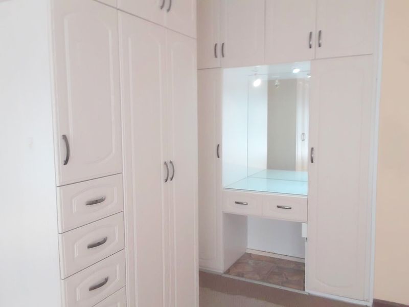 2 Bedroom apartment, renovated - For Sale in Carletonville - Photo 8