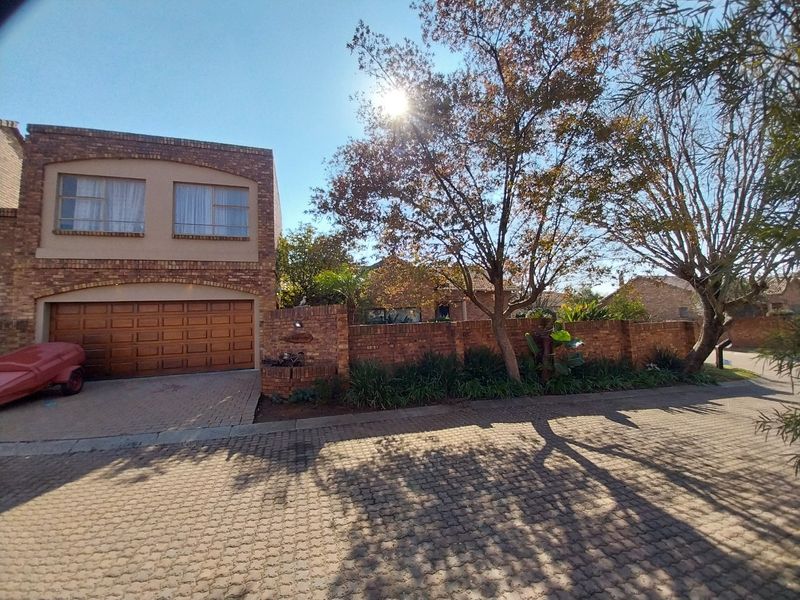 Cluster House For Sale in Kempton Park - Photo 1