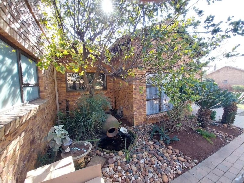 Cluster House For Sale in Kempton Park - Photo 4