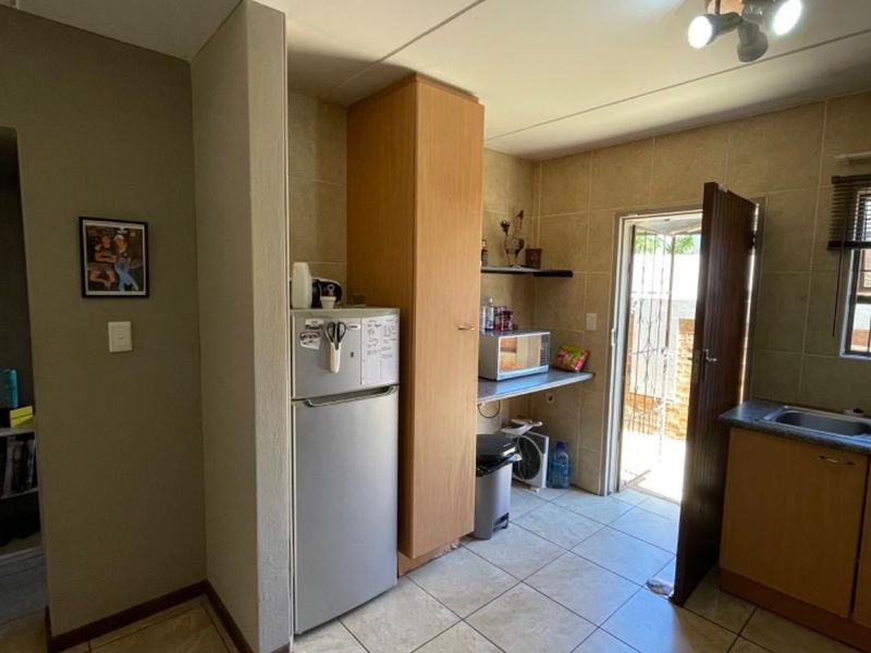 Townhouse For Sale in Noordheuwel, Krugersdorp - Photo 8