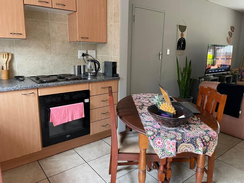 Townhouse For Sale in Noordheuwel, Krugersdorp - Photo 4