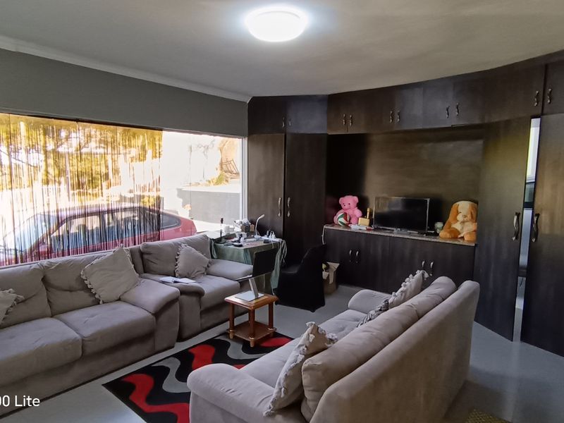 Beautiful Modern House For Sale, Sea Park, KZN - Photo 2