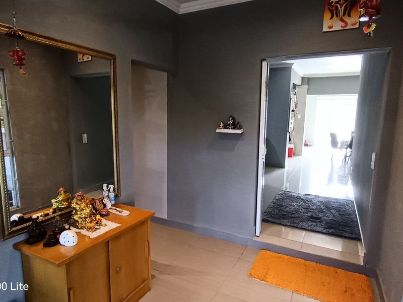 Beautiful Modern House For Sale, Sea Park, KZN - Photo 4