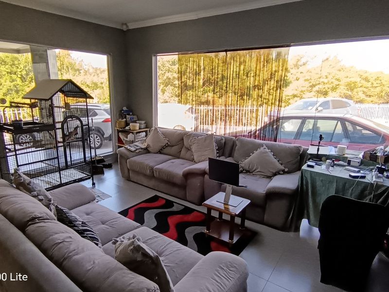 Beautiful Modern House For Sale, Sea Park, KZN - Photo 3