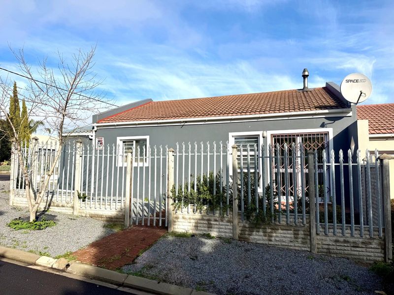 2 Bedroom House For Sale in Dalsig, Malmesbury - Photo 2