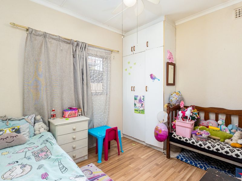 Spacious Family Home with Flatlet potential - Photo 8