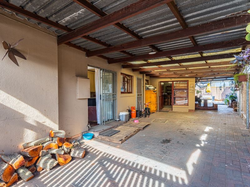 Spacious Family Home with Flatlet potential - Photo 10