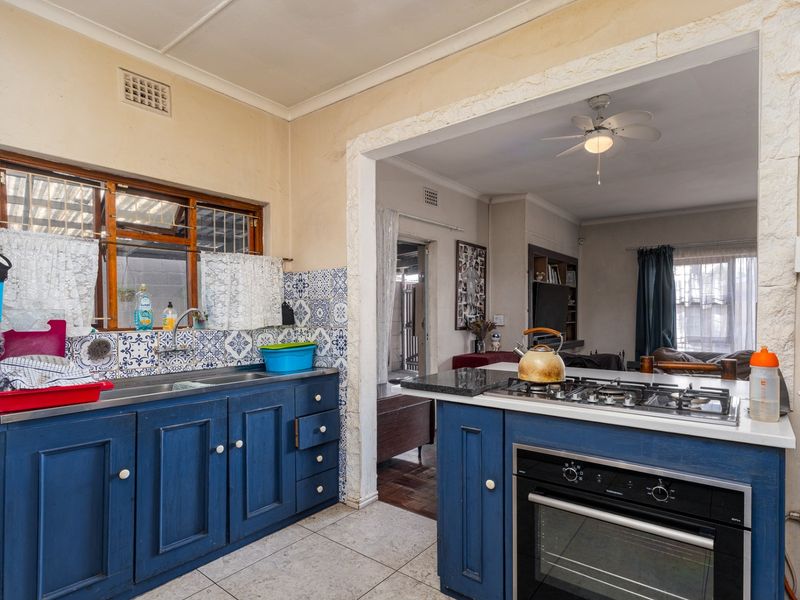 Spacious Family Home with Flatlet potential - Photo 3