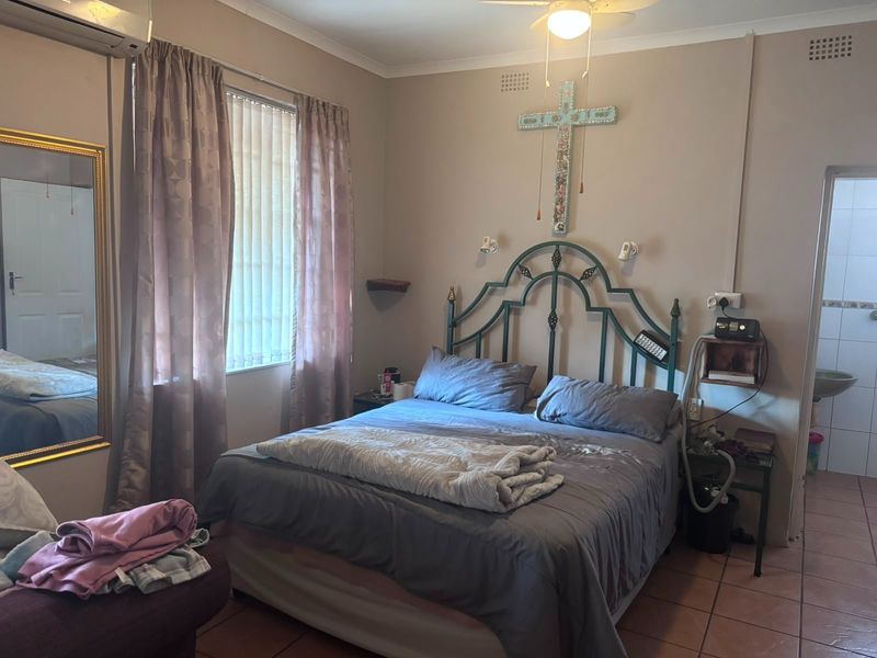 Spacious family Home with Excellent extras! - Photo 1