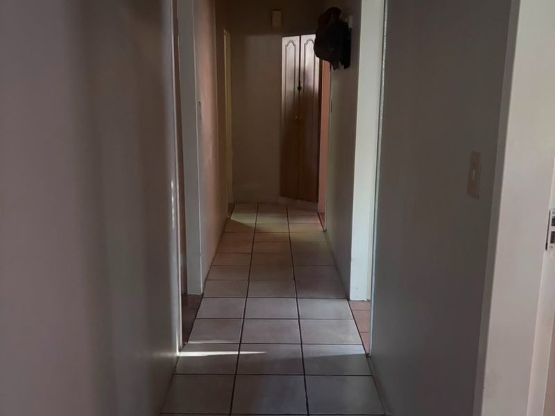 Spacious family Home with Excellent extras! - Photo 8