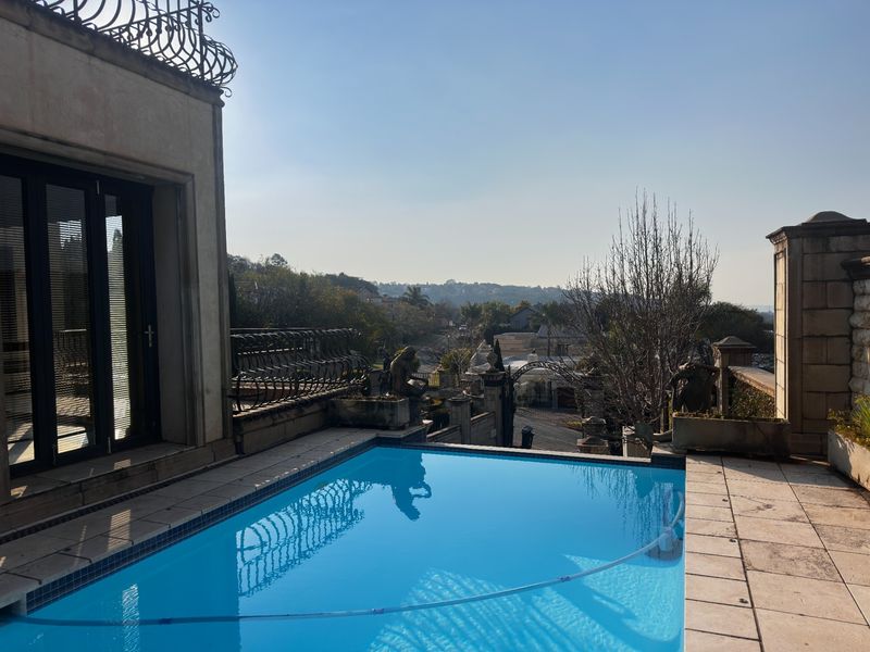 A Timeless Italian Villa with Spectacular Panoramic Views, Waterkloof ridge - Photo 4