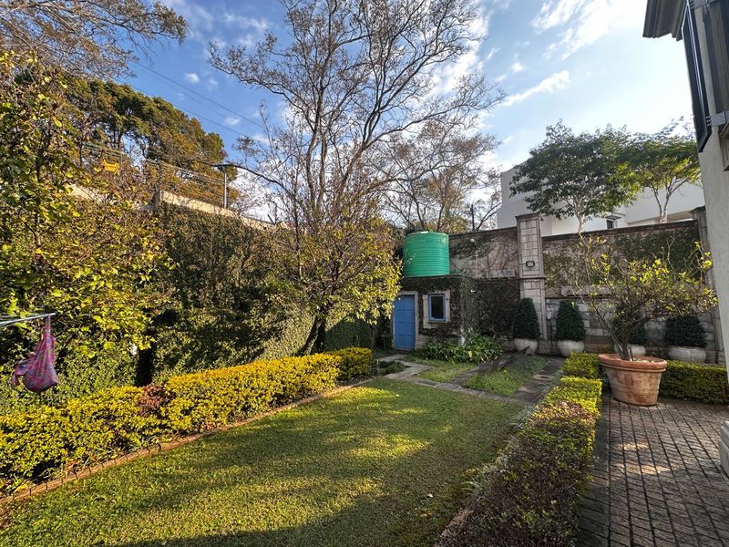 A Timeless Italian Villa with Spectacular Panoramic Views, Waterkloof ridge - Photo 8