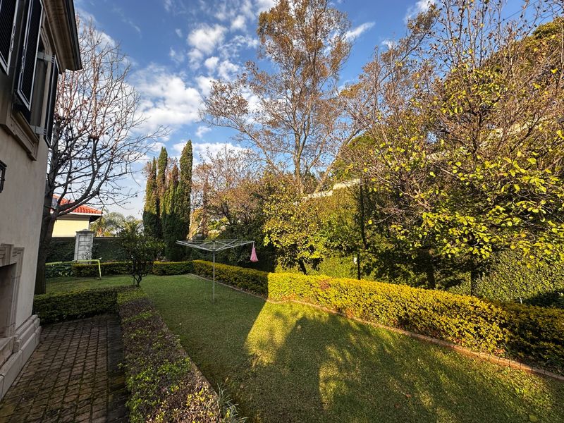 A Timeless Italian Villa with Spectacular Panoramic Views, Waterkloof ridge - Photo 9