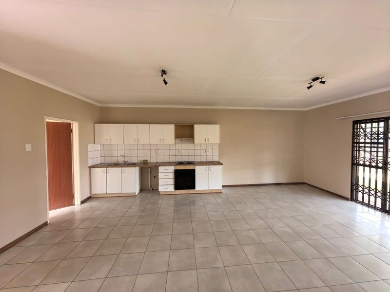 Your Peaceful 2 Bedroom Haven Awaits: Modern, Secure and Effortless Living in Rhodesdene, Kimberley - Photo 6