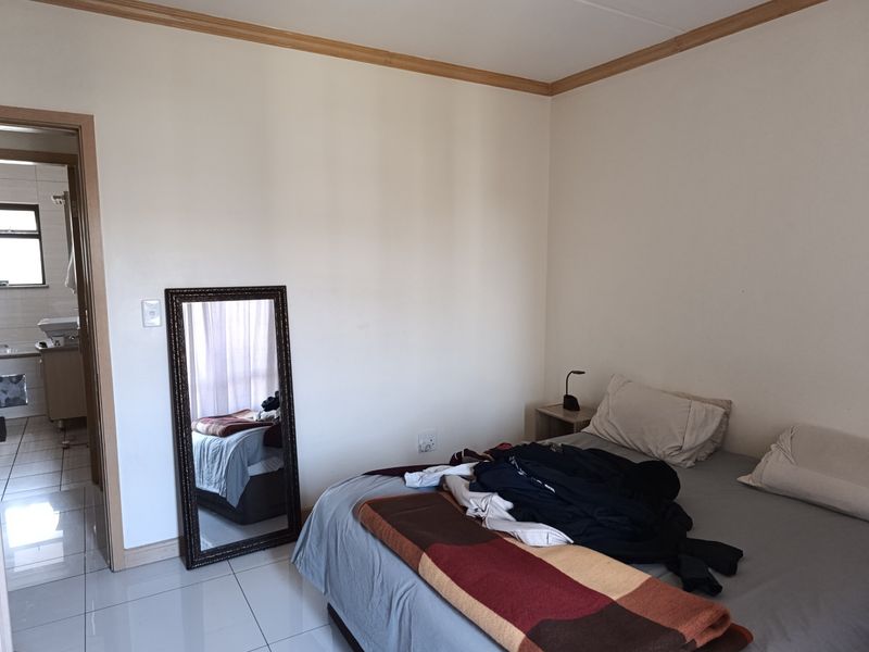 Live on top of the world in this 2 bed 1 bath apartment in highly sought after Phoenix Regent I - Photo 10