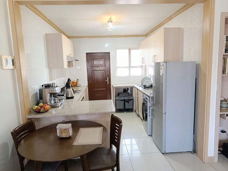 Live on top of the world in this 2 bed 1 bath apartment in highly sought after Phoenix Regent I - Photo 2