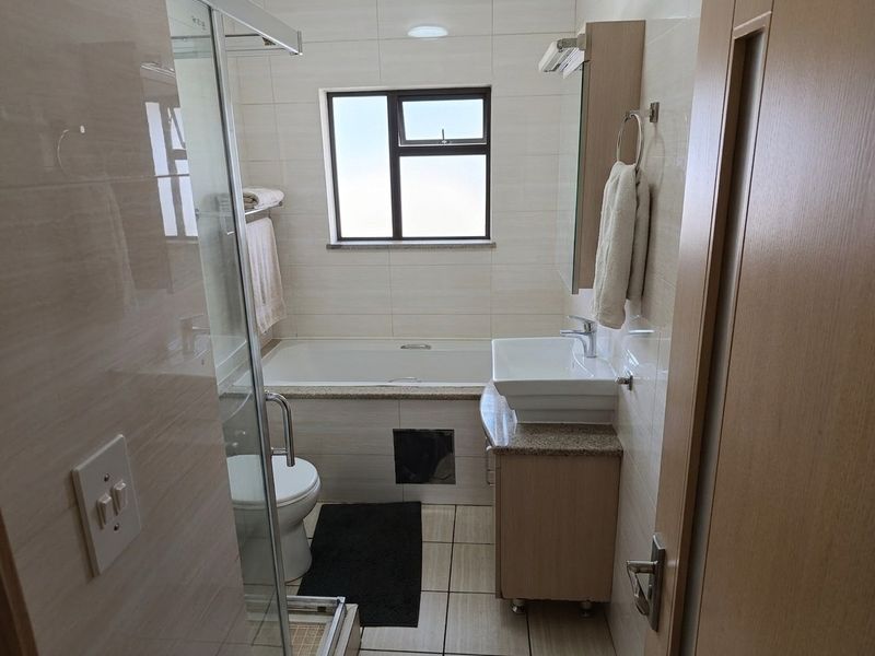 Live on top of the world in this 2 bed 1 bath apartment in highly sought after Phoenix Regent I - Photo 7