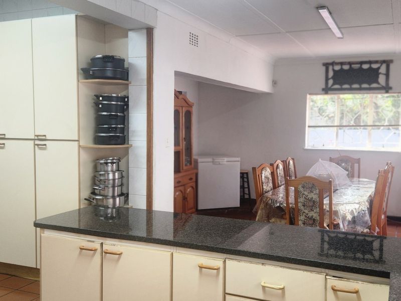 An Ideal Family House For Opulence Living in Bramley, Johannesburg - Photo 10