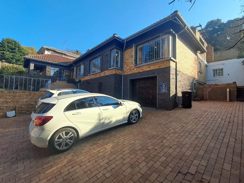 House For Sale in Cyrildene, Johannesburg - Photo 2