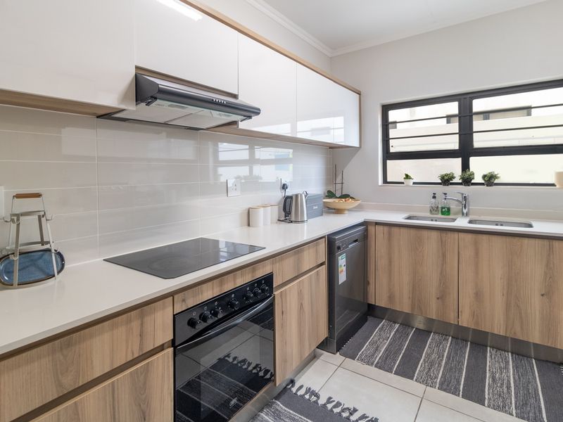 Exclusive Ground Floor Apartment, The Perfect Family Home in De Zicht Lifestyle Estate - Photo 3