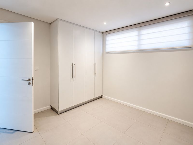 Spacious 2-Bedroom Apartment in Secure Coastal Estate - Photo 6
