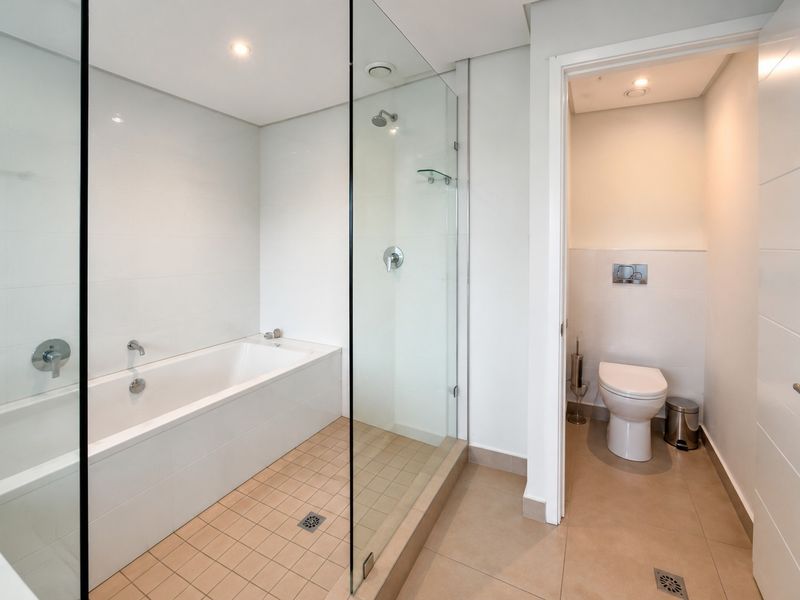 Spacious 2-Bedroom Apartment in Secure Coastal Estate - Photo 9