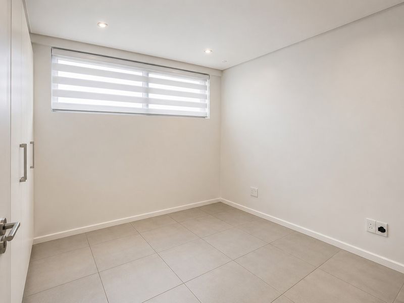 Spacious 2-Bedroom Apartment in Secure Coastal Estate - Photo 7