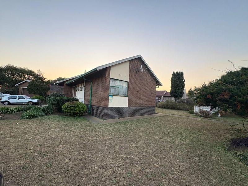 House For Sale in Amiel Park, Newcastle, KwaZulu Natal - Photo 4
