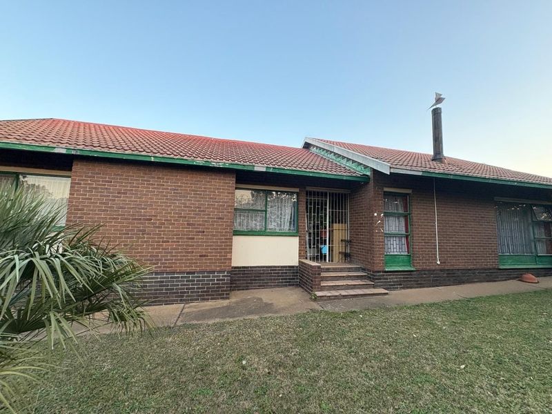 House For Sale in Amiel Park, Newcastle, KwaZulu Natal - Photo 2
