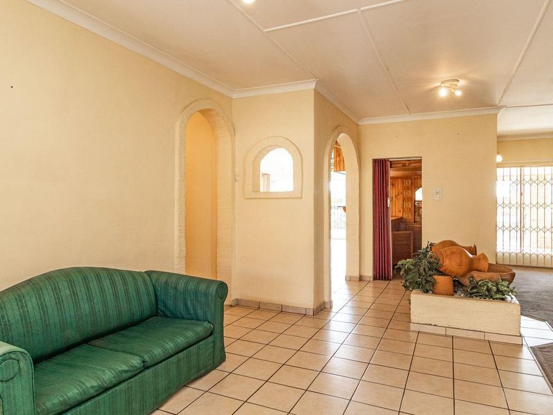 House For Sale in Edleen, Kempton Park - Photo 6