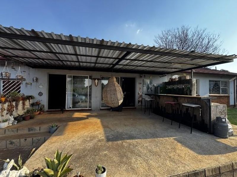 House For Sale in Birchleigh, Kempton Park - Photo 2