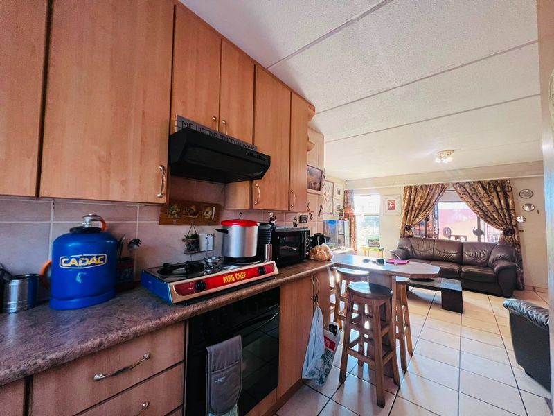 Townhouse For Sale in Vaalpark, Sasolburg - Photo 8