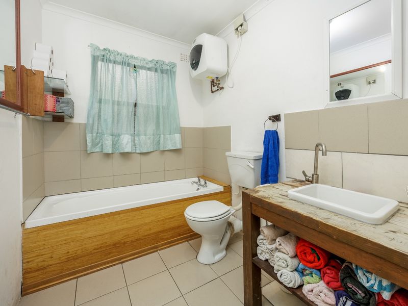 House For Sale - with Loads of Potential - in Strandfontein, Mitchells Plain - Photo 10