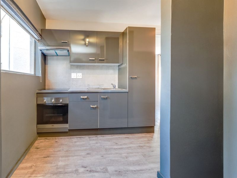Renovated 1-Bedroom Ground Floor Apartment in Bedfordview - Photo 9