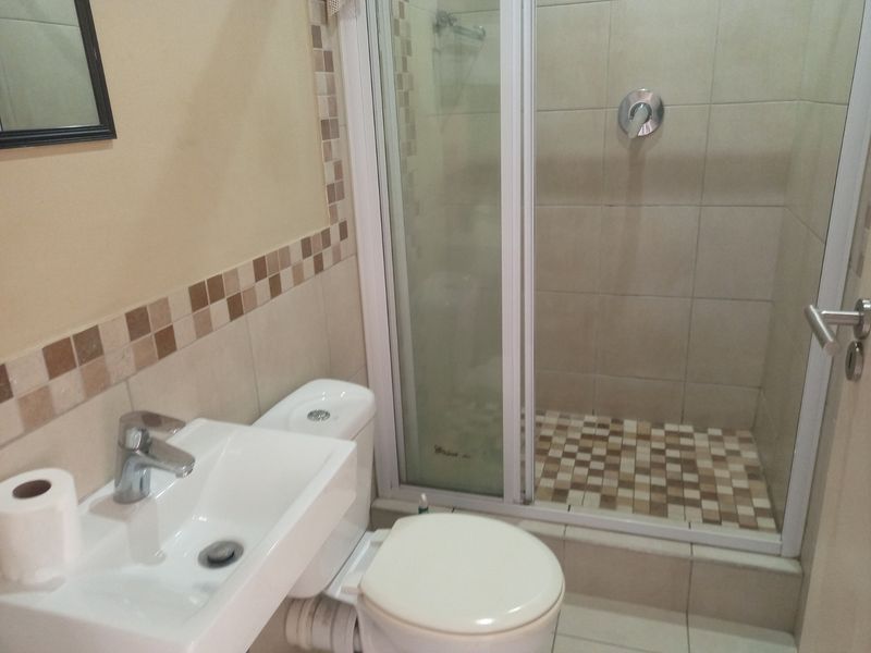 Stylish Fully Furnished 2-Bedroom Apartment with Sea Views in Shaka's Rock - Photo 10