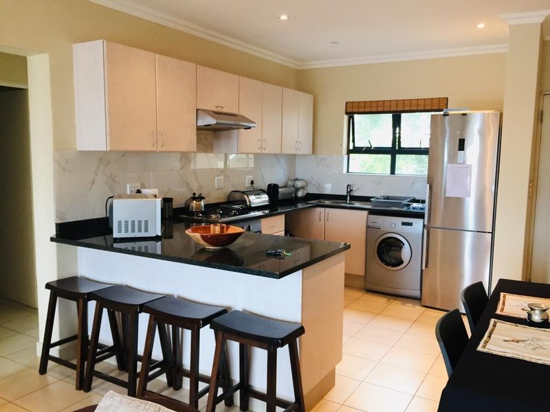 Stylish Fully Furnished 2-Bedroom Apartment with Sea Views in Shaka's Rock - Photo 2
