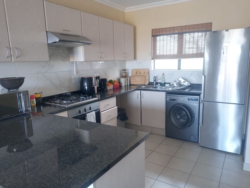 Stylish Fully Furnished 2-Bedroom Apartment with Sea Views in Shaka's Rock - Photo 5