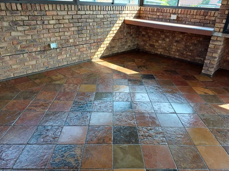 2 Bedroom Townhouse  For Sale in Die Hoewes Centurion Gauteng - Photo 5
