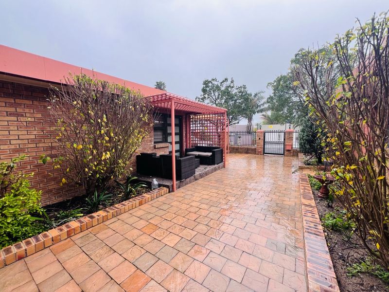 Apartment To Rent in Plattekloof 3, Plattekloof, Parow - Photo 2