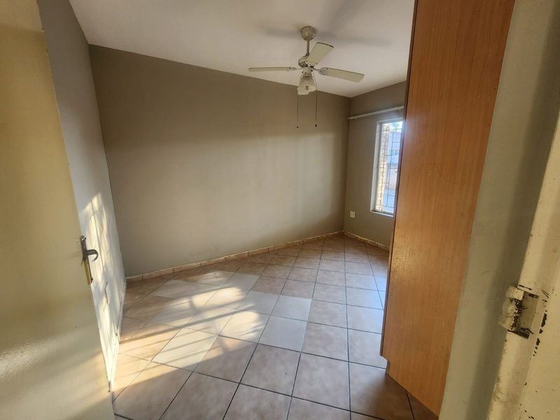 Two Bedroom apartment available in Rustenburg East End - Photo 7