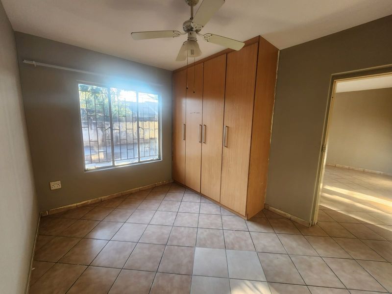 Two Bedroom apartment available in Rustenburg East End - Photo 6