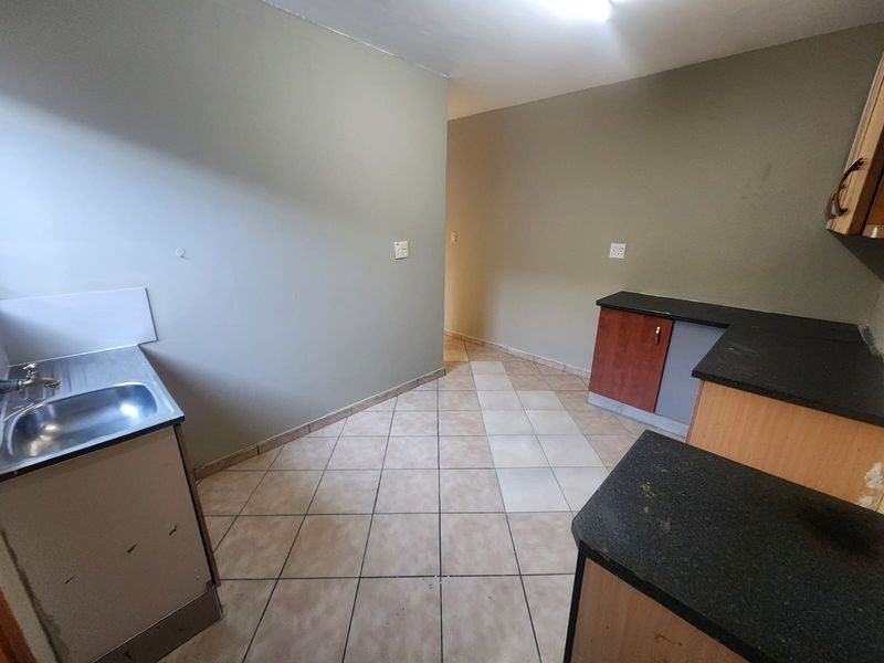 Two Bedroom apartment available in Rustenburg East End - Photo 4